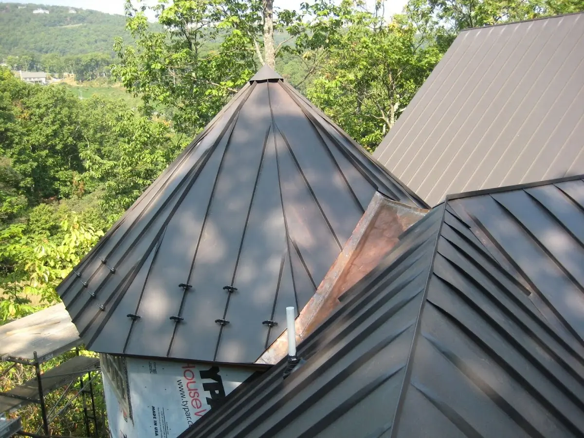 Professional Gutter Cleaning by Craftsman Roofing in Lake Elsinore Hills District